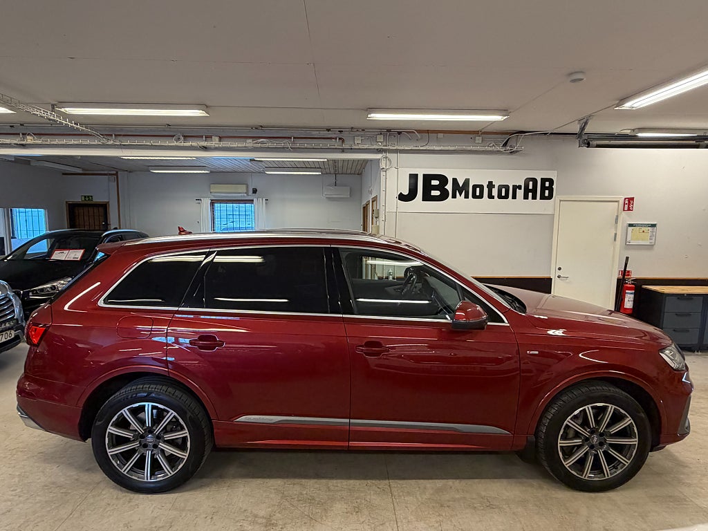 Audi Q7 55 TFSI quattro 7-Seater TipTronic S line Euro 6