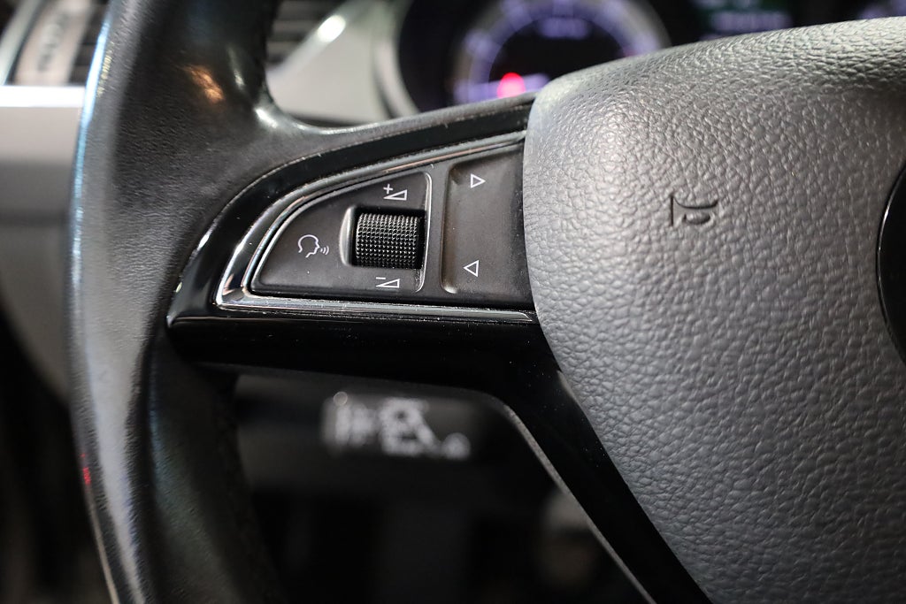 Skoda Octavia 1.0 TSI Navi Värmare Kamera Canton Carplay 2018