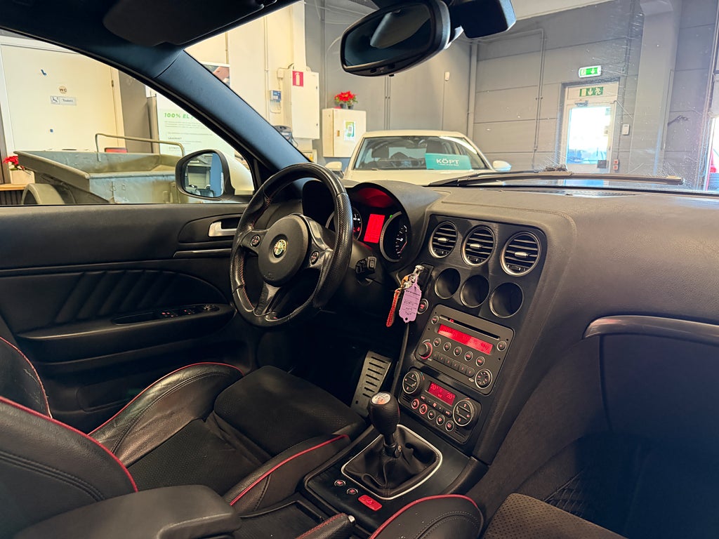 Alfa Romeo 159 2012 - miniatyr 20
