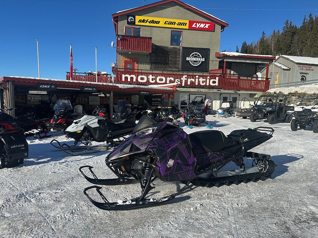 Arctic Cat M8000 Alpha One -19 