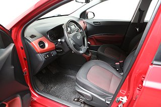 Halvkombi Hyundai i10 9 av 21
