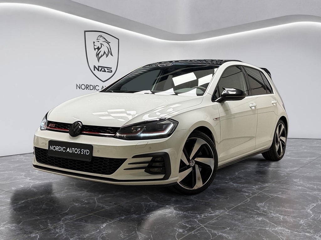 Volkswagen Golf GTI Performance / 2.0 TSI / Pano / Carplay / Kamera