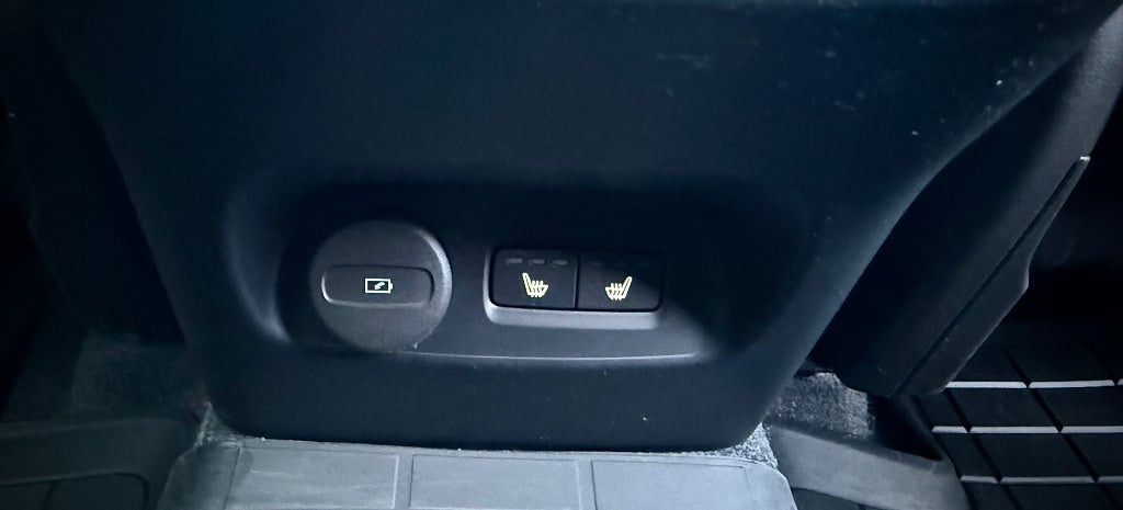 Volvo XC40 B3 DCT Ultimate Dark Värmare Drag FWD - bild 17