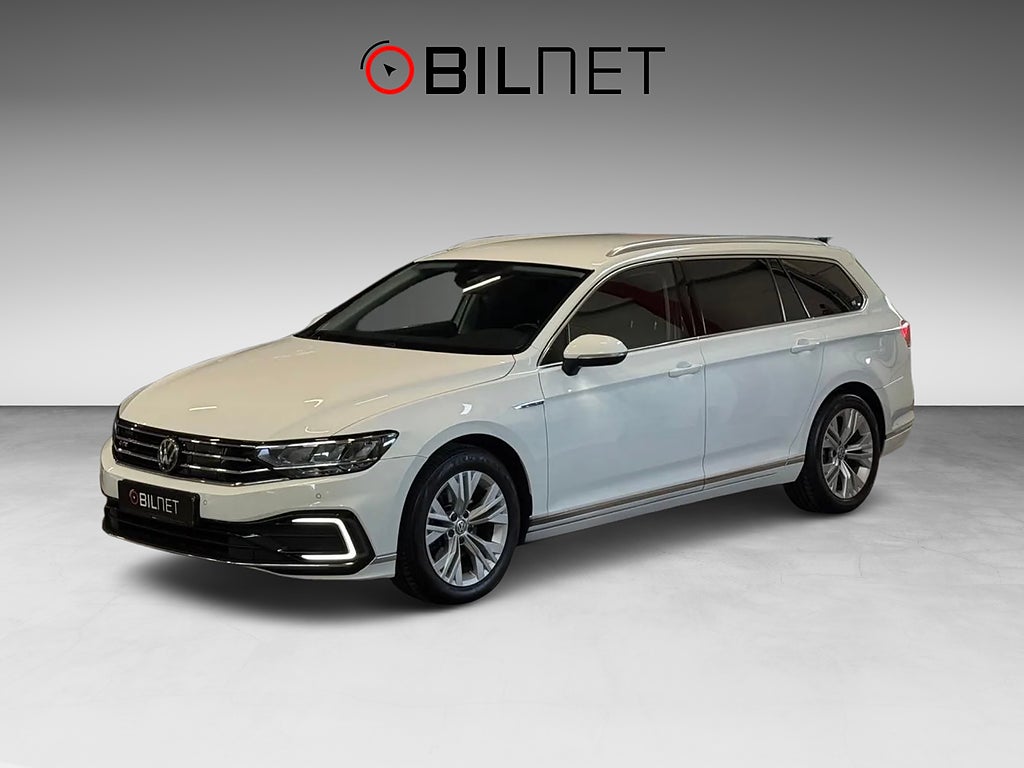 Volkswagen Passat Sportscombi GTE 1.4 TSI Plug-In LED Värmare Kamera Drag