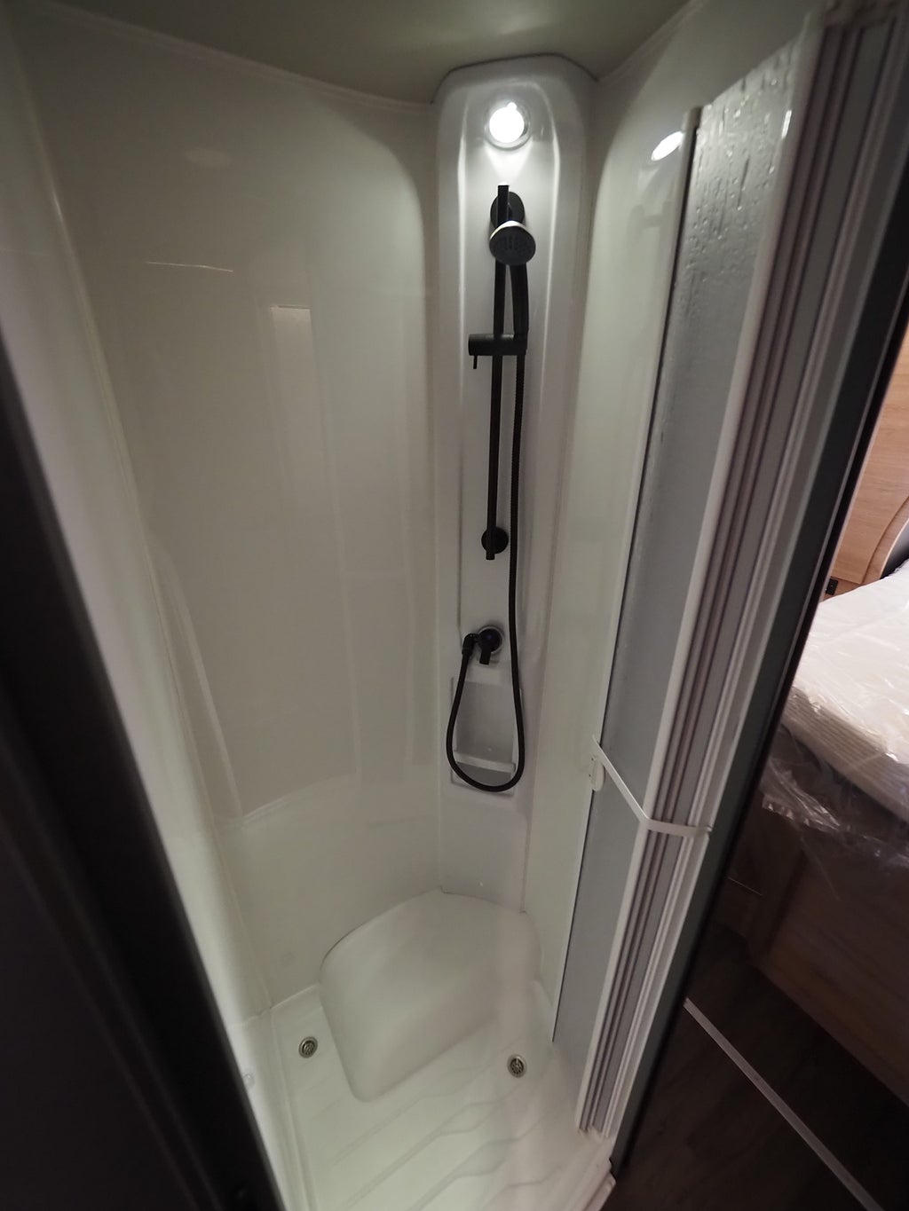 Knaus L!ve Wave 700 LX Platinum Selection