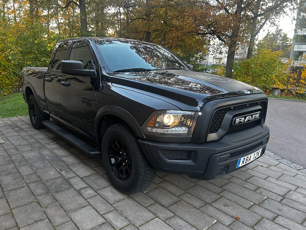 RAM 1500 Classic Quad Cab 5.7 V8 HEMI TorqueFlite Ny besiktad