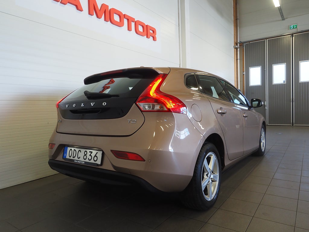Volvo V40 T2 122hk Kinetic Parkeringssensorer Kamrem bytt 2017
