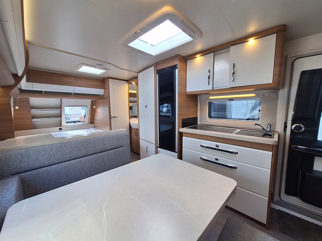 Hobby De Luxe 560 KMFe Barnkammare, Kampanjprodukt!