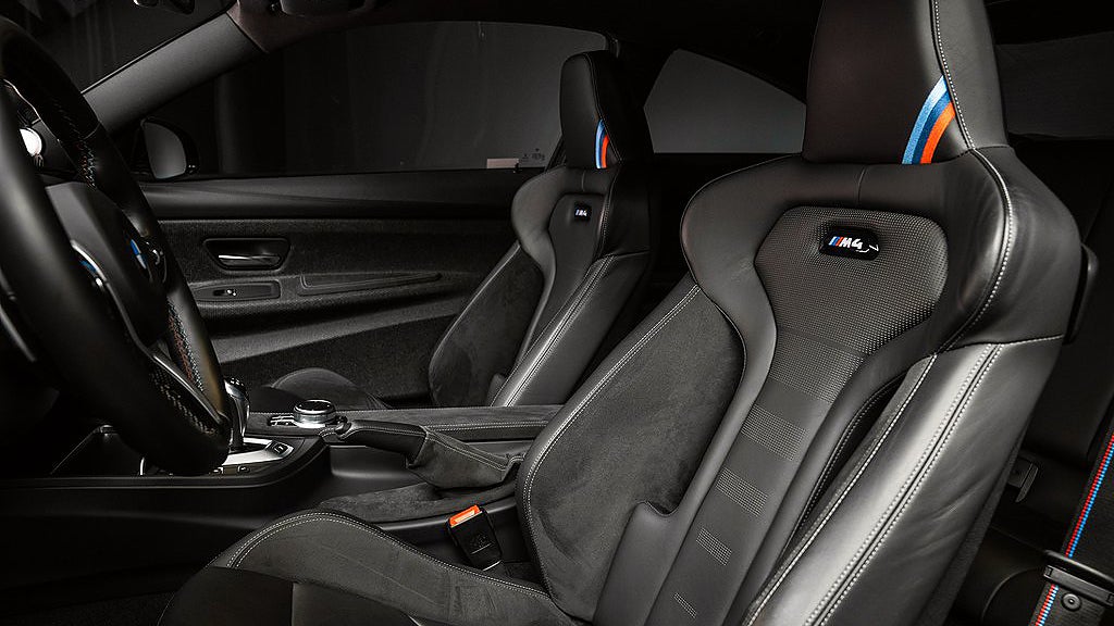 BMW 4 CS har en motor som genererar 460 hästkrafter och 600 Nm.