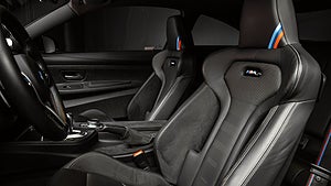 BMW 4 CS har en motor som genererar 460 hästkrafter och 600 Nm.