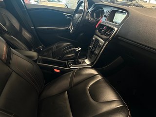 Volvo V40 D2 Momentum Ocean Race Greyline 120hk/Nav/SoV/Psen