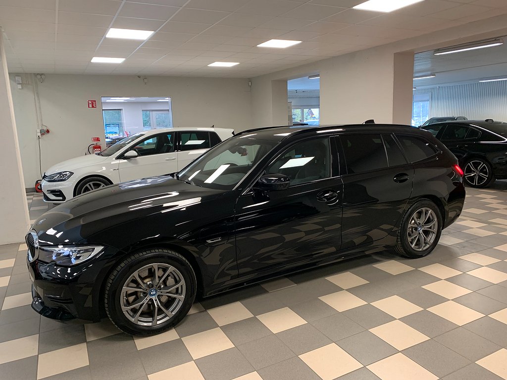 BMW 330e Touring Steptronic G21 Sport line Navi 292 Hk