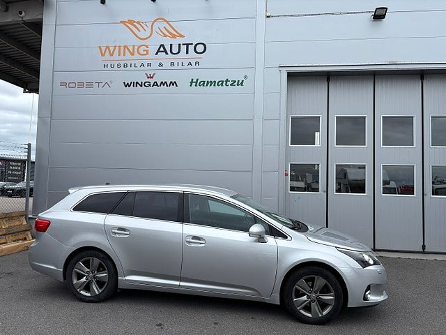Toyota Avensis Kombi 2.0 Edition dragkrok navigation