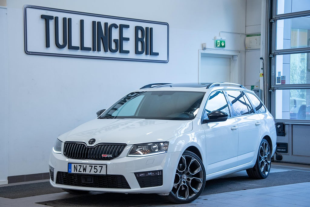 Skoda Octavia RS Kombi 2.0 TDI 4x4 Pano Canton Läder Värm Drag 19" 