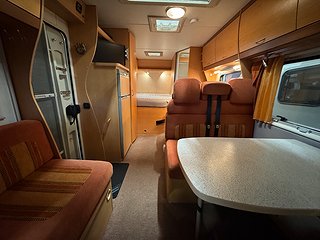 Husbil-halvintegrerad Eura Mobil P672 SB 5 av 18