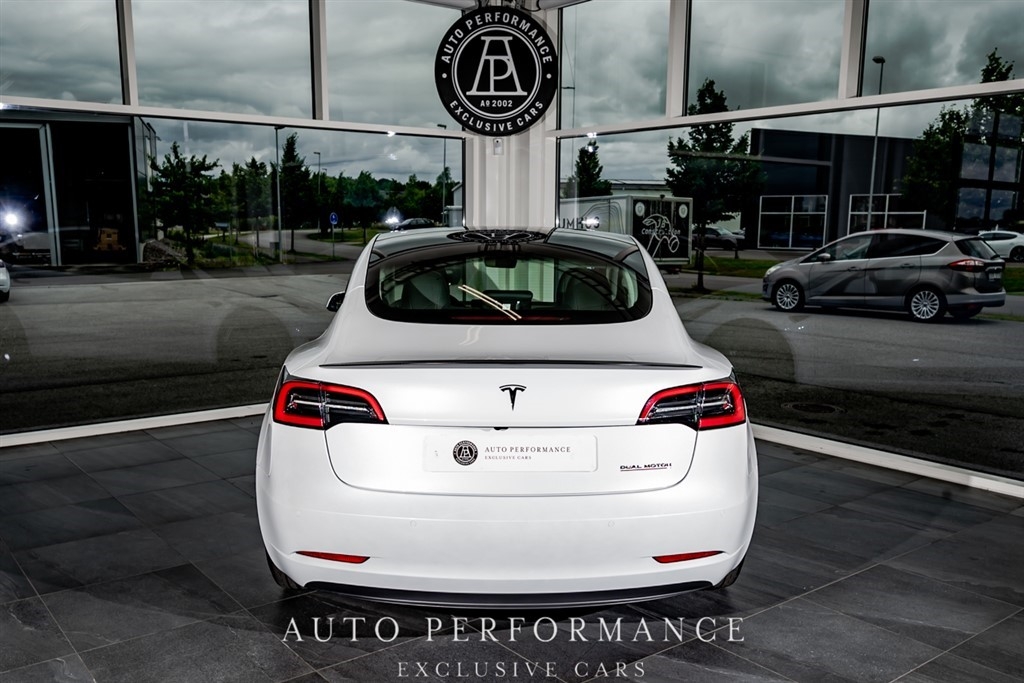 Tesla Model 3 2021, photo 3/47