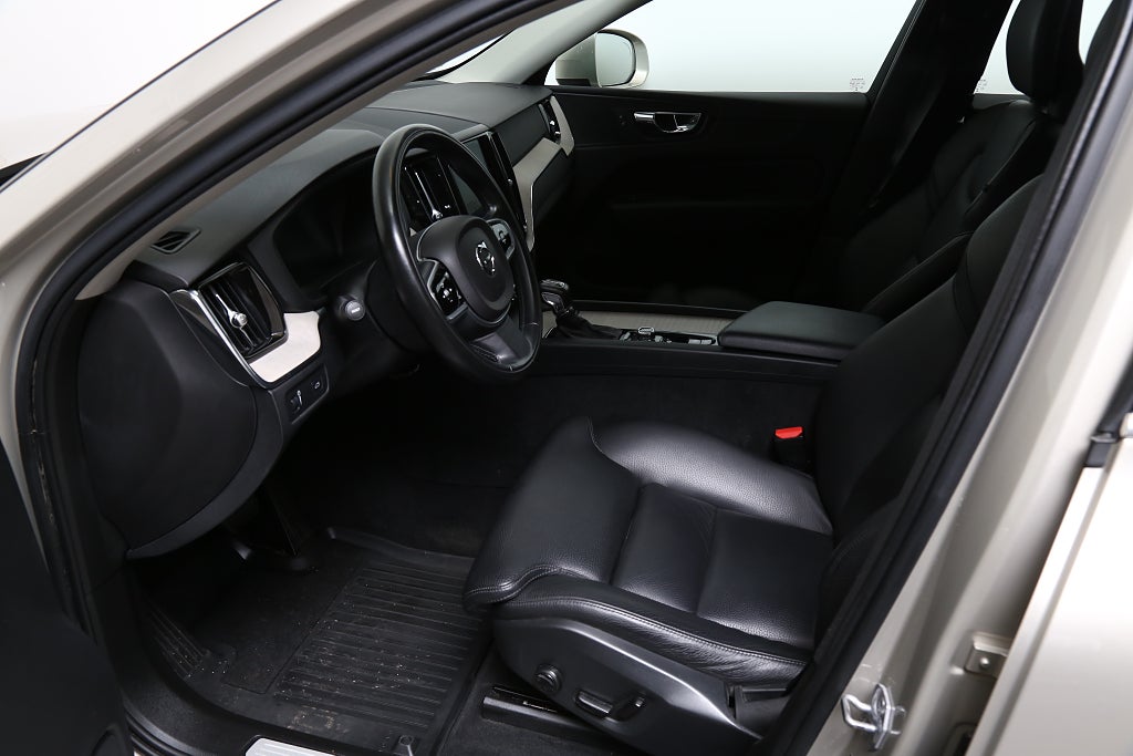 Volvo XC60 T5 250hk Inscription Aut Kamera Skinn Elstol VOC Drag 2018