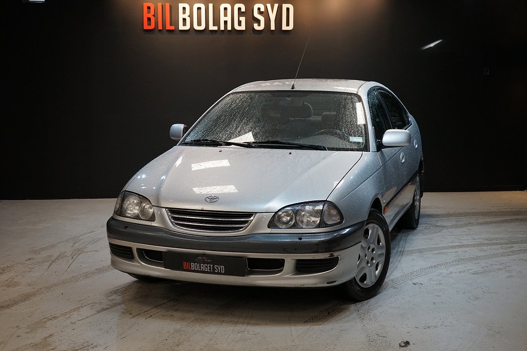 Toyota Avensis Liftback 1.8//Endast 13.000Mil//