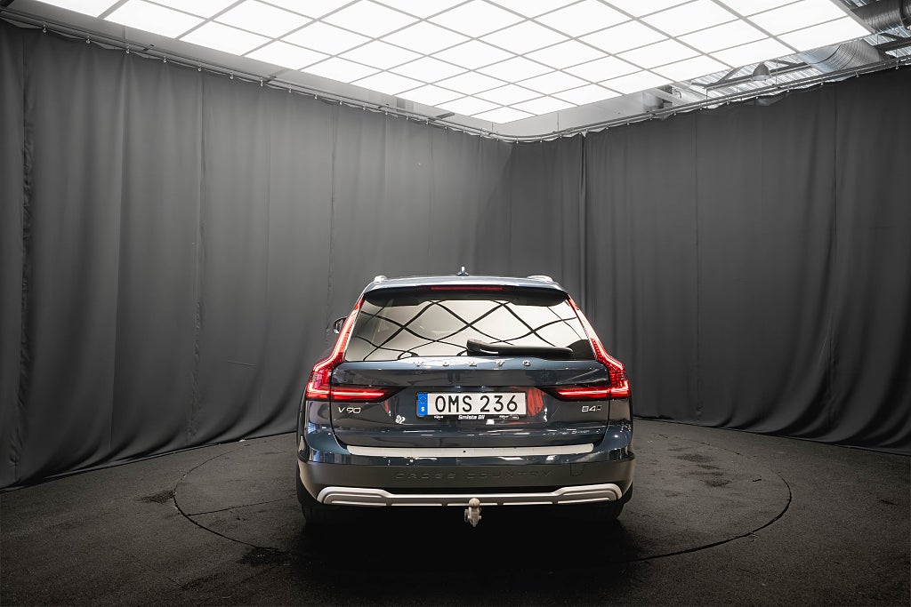 Volvo V90 Cross Country B4 AWD PANO DRAG 360° HUD H/K D-VÄRMARE