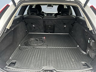 Volvo V90 Cross Country D4 AWD Inscription Pro Sov-däck/Drag/Mok-värm/Voc