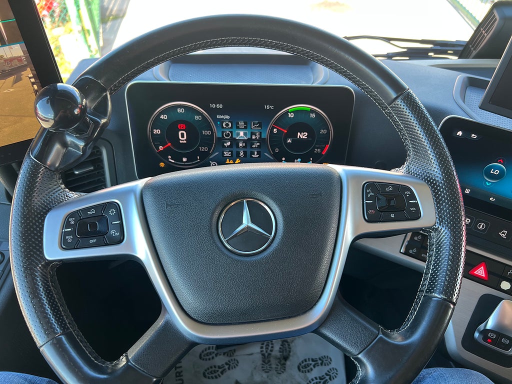 Mercedes-Benz Arocs 3251 Tridem Lastväxlare, Fullt Plogutrustad