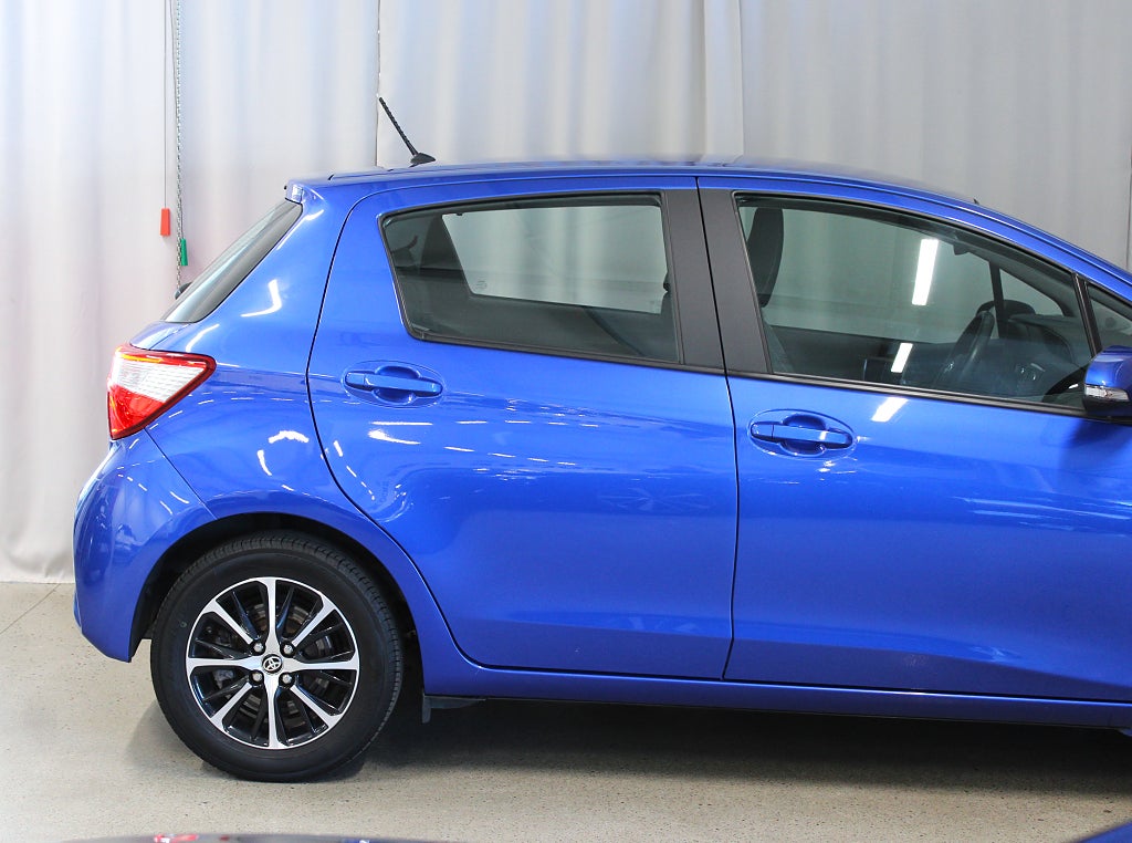 Toyota Yaris Hybrid e-CVT Touch & Go Edition, S&V-hjul, B-Kamera