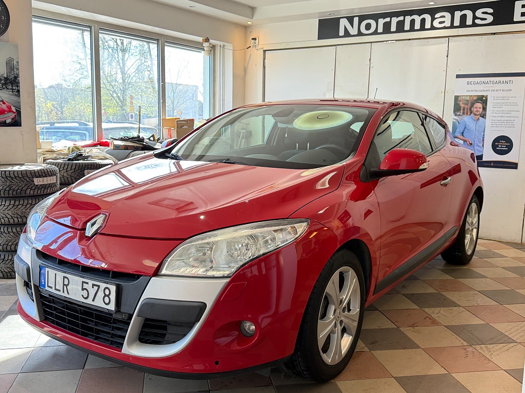 Renault Mégane Coupé 1.6 3-d/Nybesikt&Servad/M+Värm/110hk