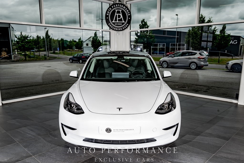 Tesla Model 3 2021, photo 2/47
