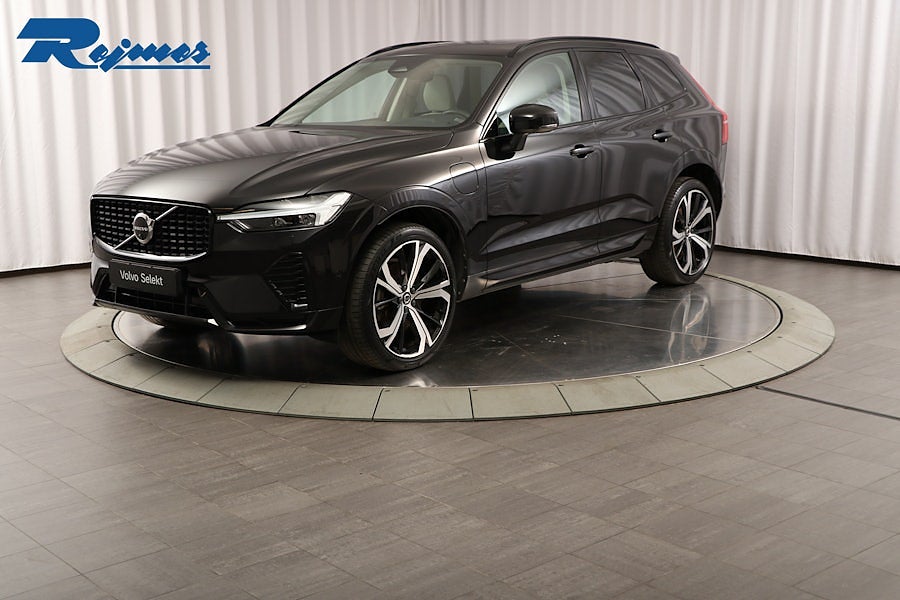 Volvo XC60 Recharge T6 Plus Dark Edition.