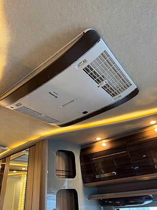 Husbil-integrerad Knaus Sun i 900 LX 177HK AUT Queensbed & exklusivt badrum! 12 av 28