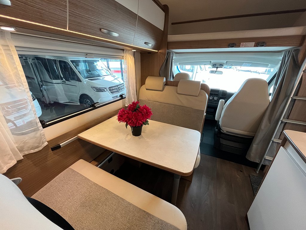 Carado A 464 B-kort / 6 bältade / 6 Sovplatser /4995kr/mån - Carado