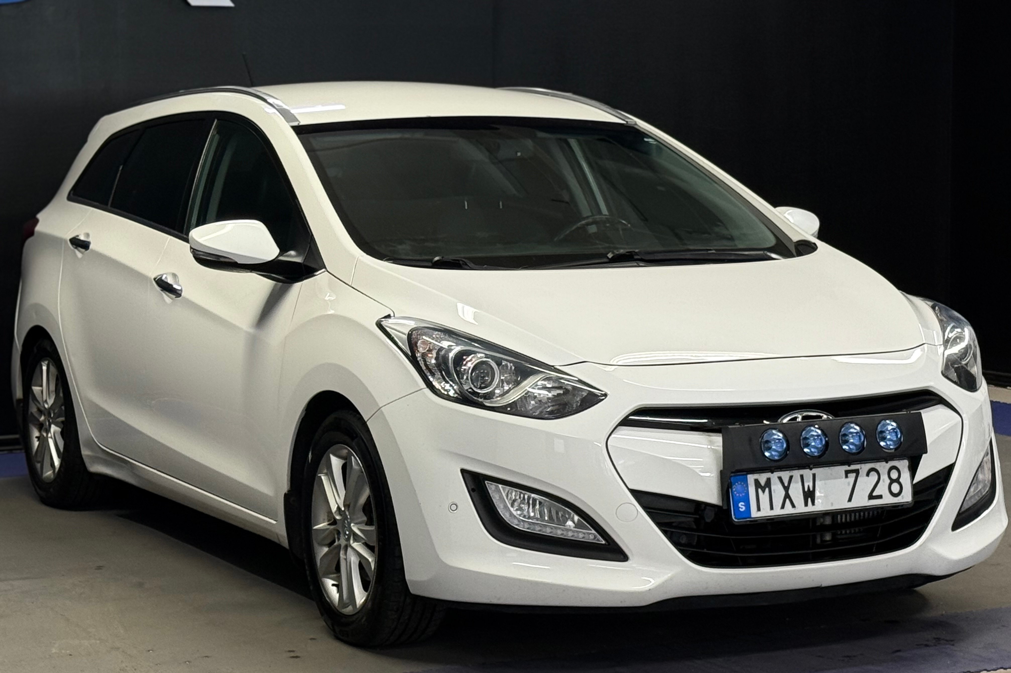 Hyundai i30 Kombi 1.6 CRDi Business 2013, kuva 4/47