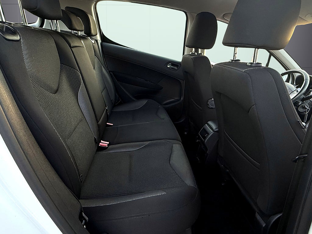 Peugeot 308 5-dörrar 1.6 e-HDi FAP Vinterhjul  - miniatyr 14
