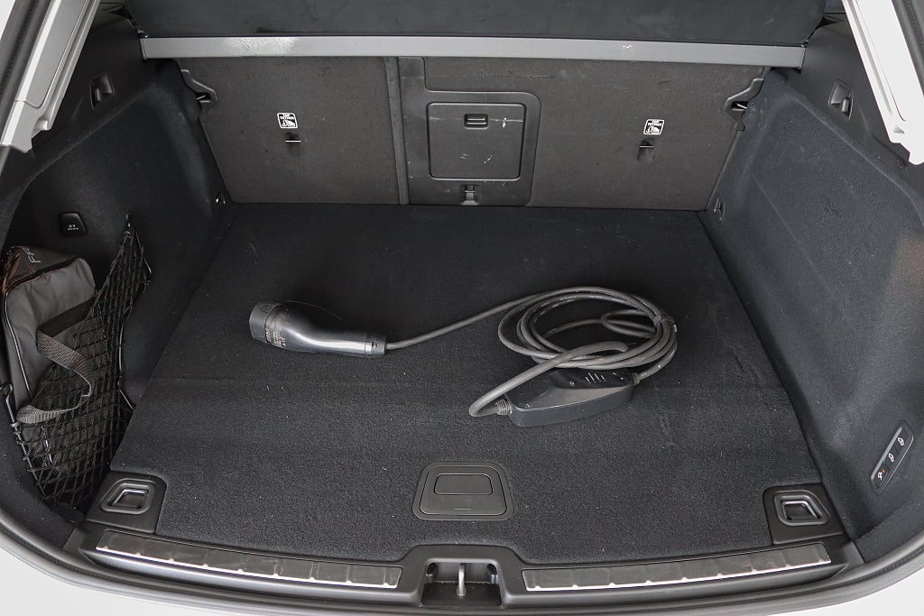 Volvo XC60 Recharge T8 AWD Ultra Dark B&W Pano Drag MOMS