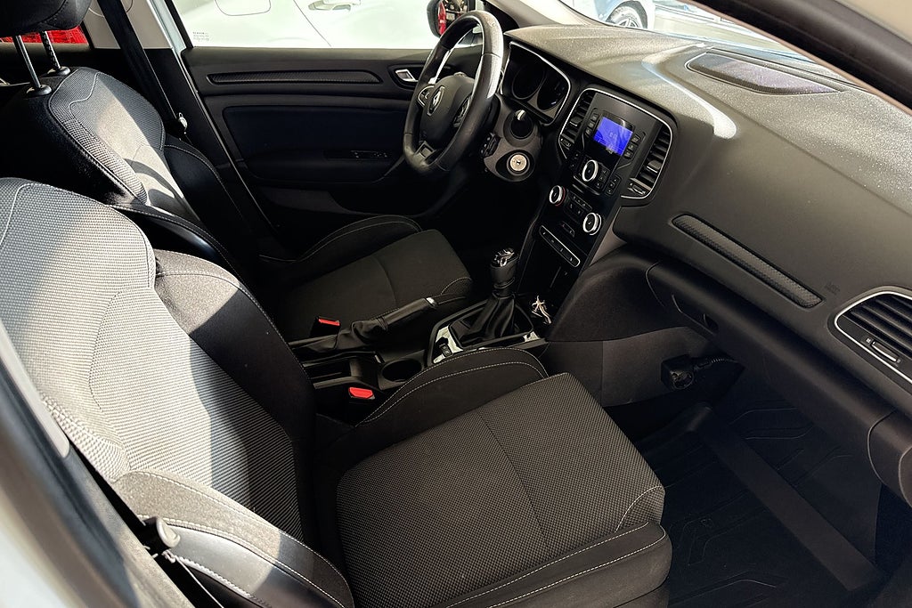 Renault Mégane 1.2 TCe M-värmare V-hjul Skatt 558Kr/år miniatyr 9