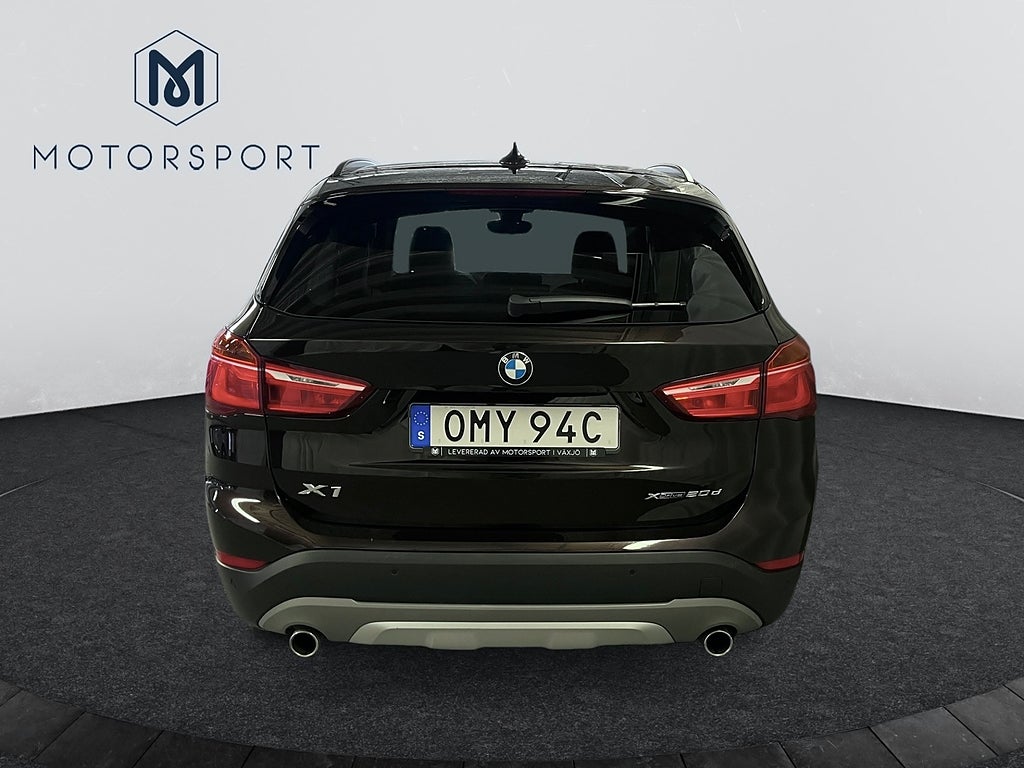 BMW X1 xDrive20d Aut xLine Dragkrok Farth 4WD Panorama HUD bild 3