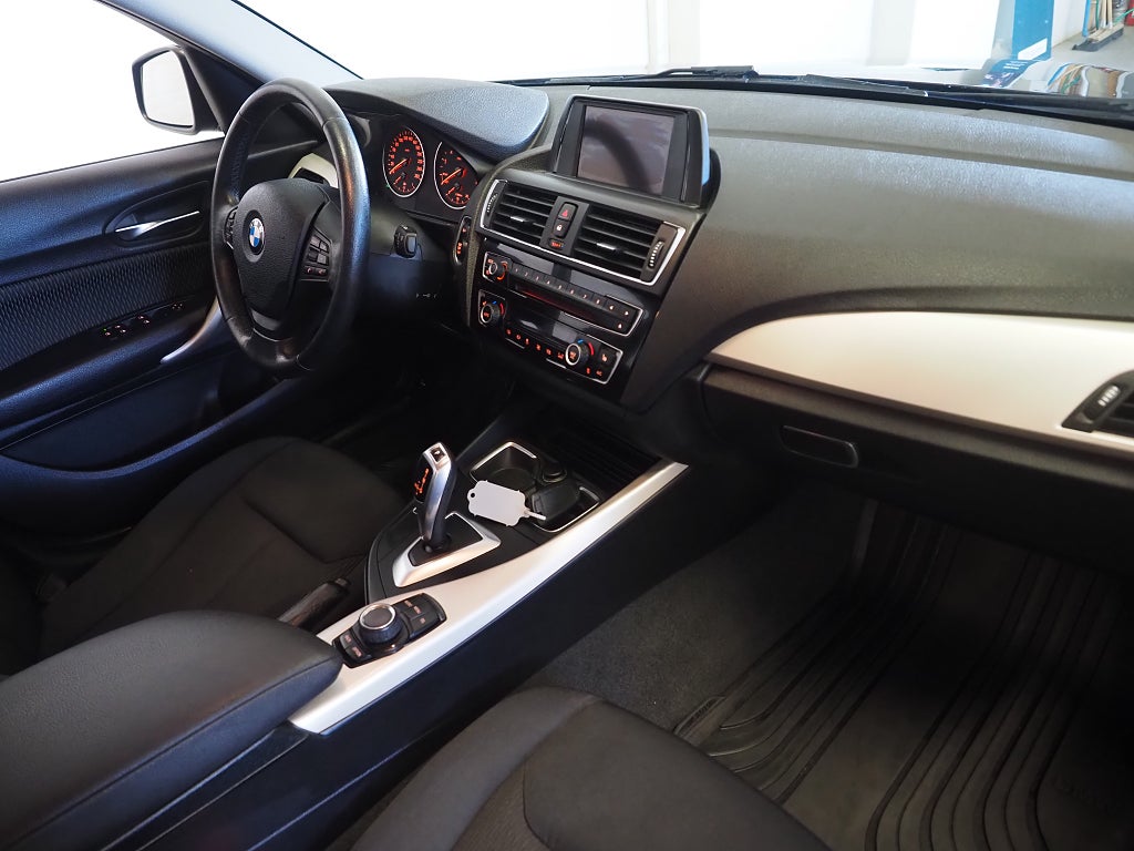 BMW 118I Steptronic 136hk Automat Advantage P-Sensorer 2016