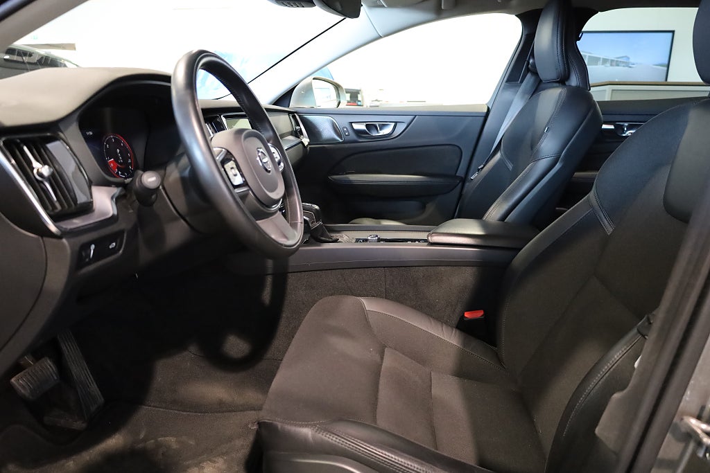 Volvo V60 D4 AWD Aut Momentum H/K Navi Kamera Leasbar 2021