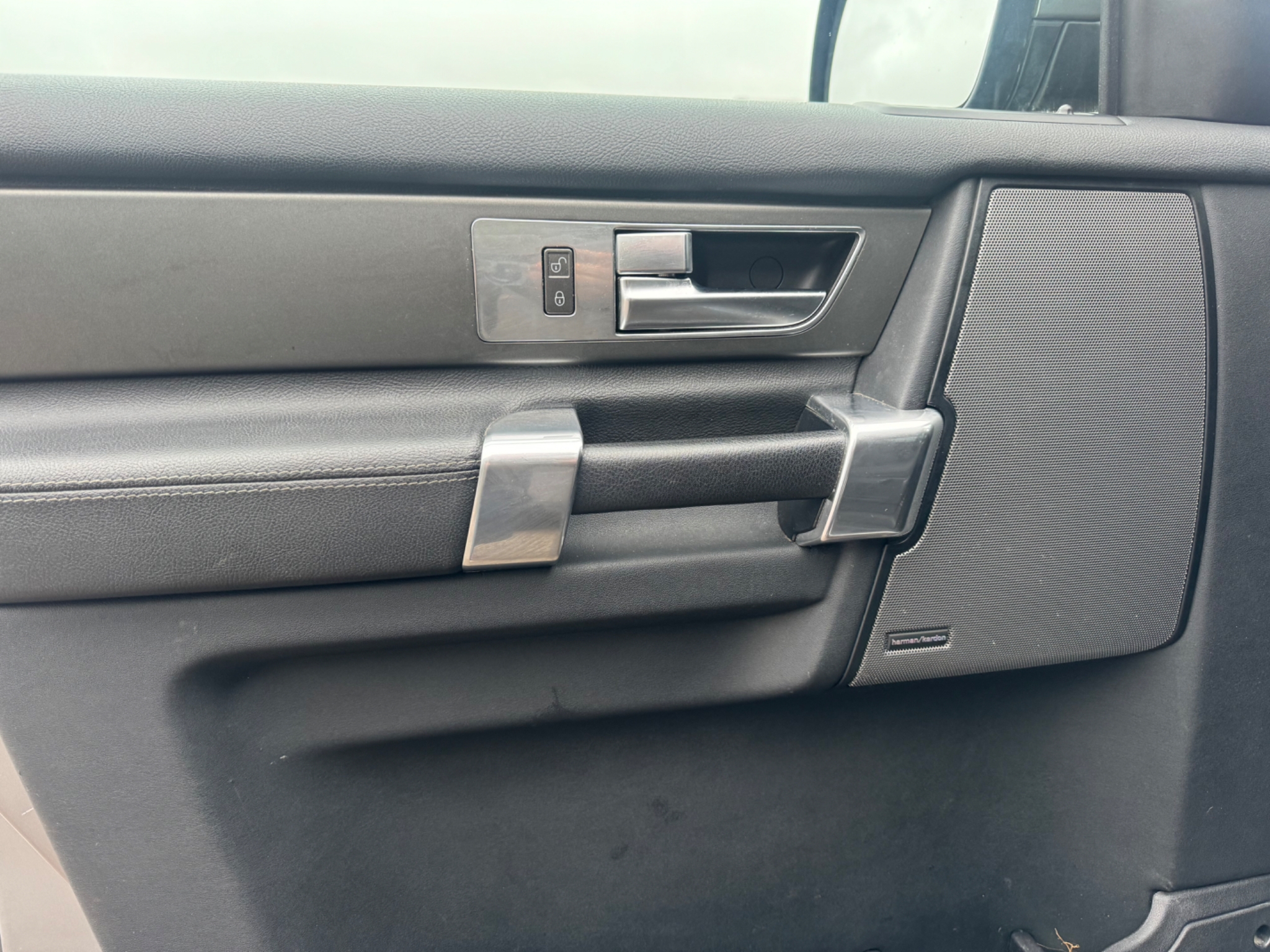 Land Rover Discovery 2011, kuva 5/31