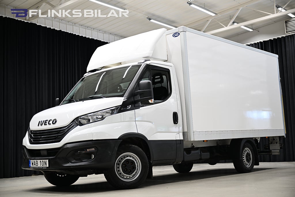 Iveco Daily 136HK Automat|Volymskåp|BG-Lyft|Sidodörr|Lågmil|Leasbar