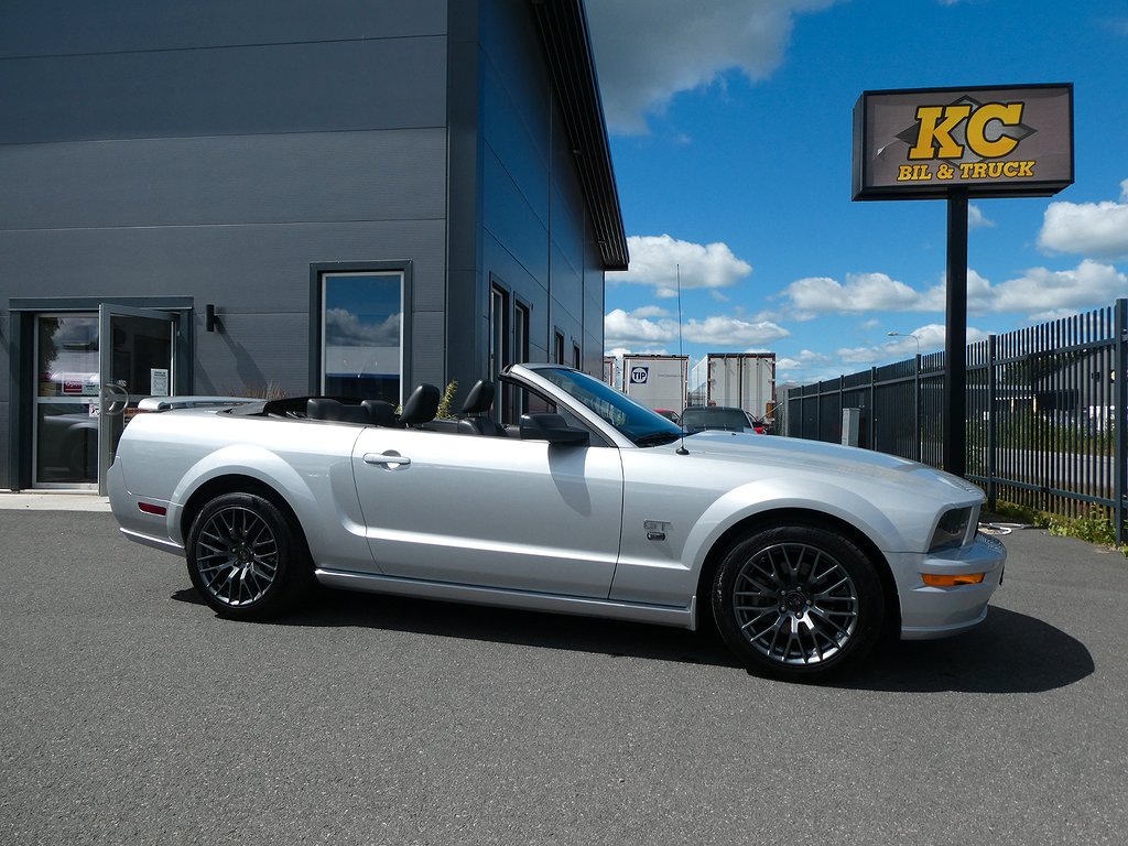 Ford Mustang GT Cab / 7650 mil !
