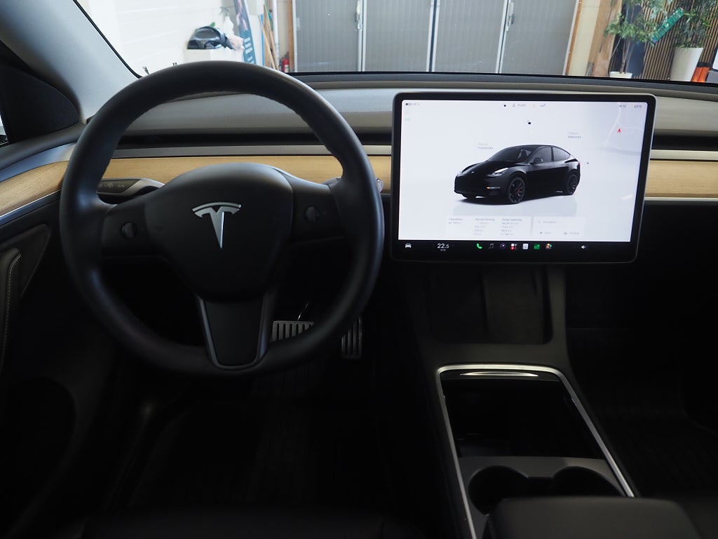 Tesla Model Y Performance 534hk | Dragkrok | Pano | Moms | 2022