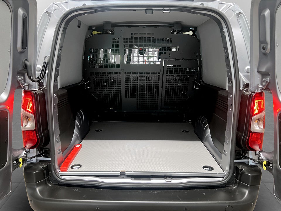 Bild på Citroën Berlingo Crew Cab 130hk Aut - EDITION! SERVICE & V-HJUL INGÅR!
