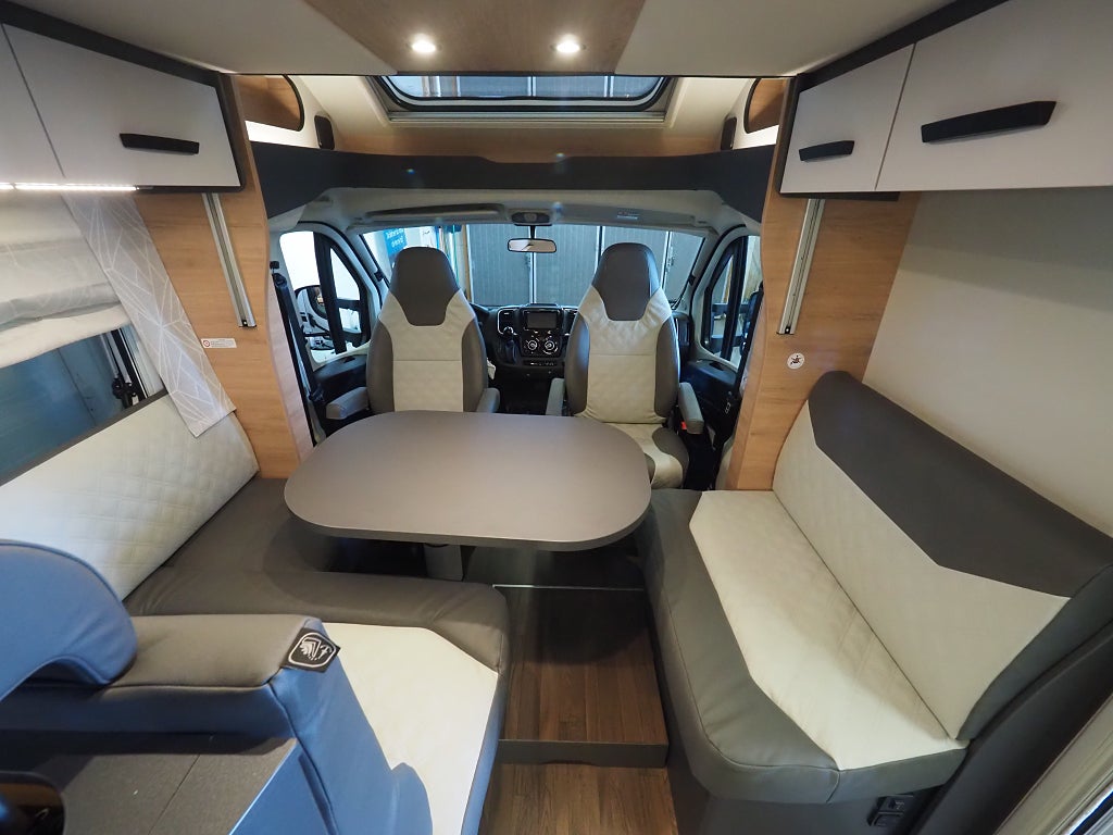 Knaus L!ve Wave 700 MEG Platinum Selection OMG Leverans I AUT I Solcel 2026