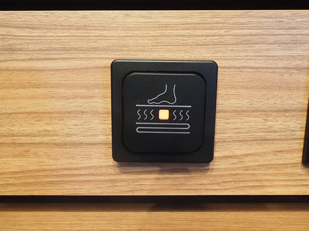 Weinsberg CaraOne 390 QD Golvvärme I Elpatron I 1100kg