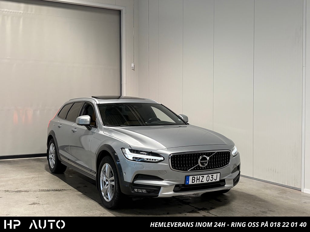 Volvo V90 Cross Country D5 AWD 235hk Inscription Pro Pano B&W Elstolar 360° 