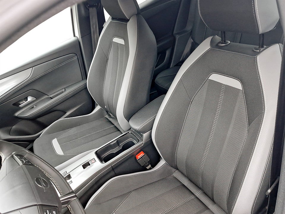 Bild på Opel Mokka GS Hybrid 1.2 Turbo 145hk Aut B-KAMERA CARPLAY
