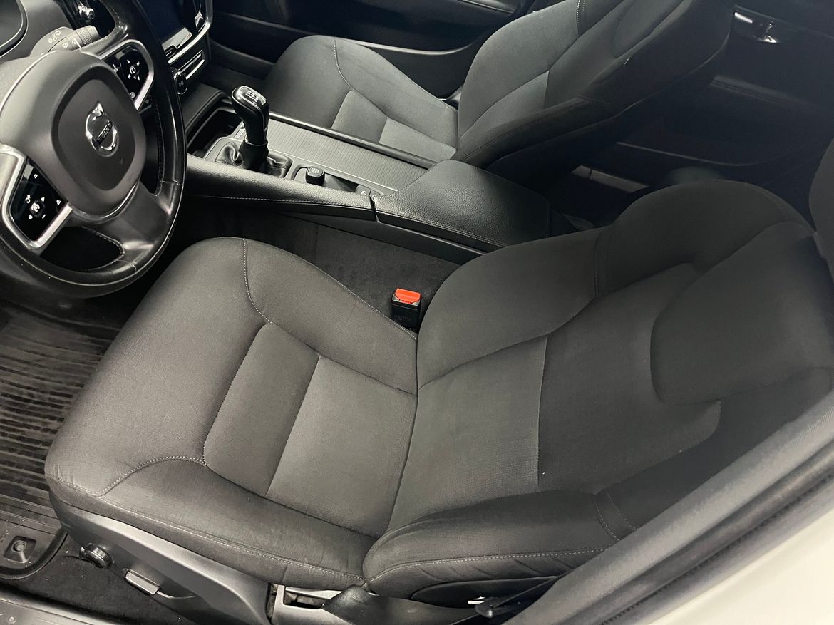 Volvo V90 Cross Country D4 AWD Business 2018, photo 4/10