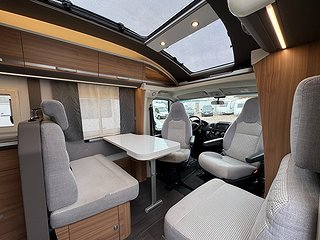 Husbil-halvintegrerad Adria Coral 670 SL AUTOMAT 2 av 19