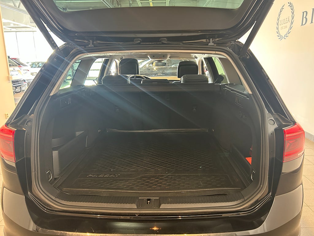 Volkswagen Passat 2022 - miniatyr 9